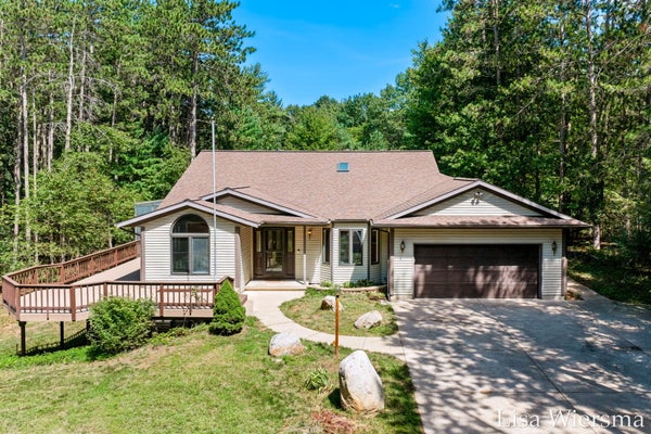 6572 HAINES LN, WEST OLIVE, MI 49460 - Image c815422ca7ff927e08466dbeda07253d/3211871507