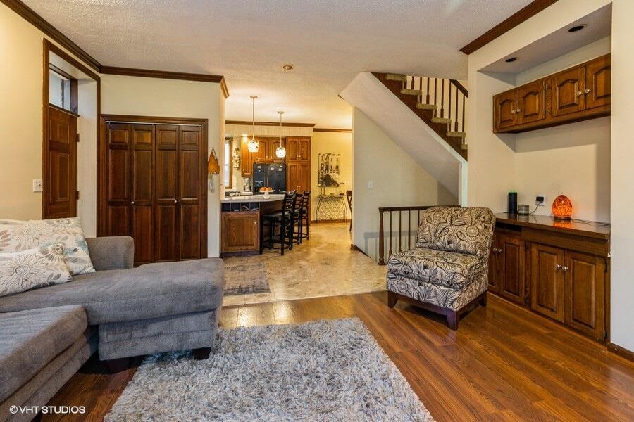 2234 W Glenlord Road