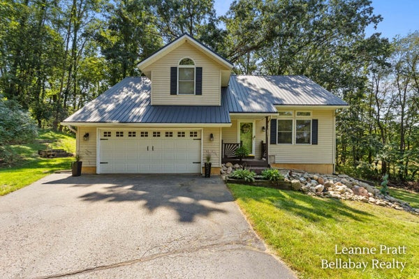 2575 HEATH RD, HASTINGS, MI 49058 - Image c885e7ce4eabacdaab8a45790975a5cf/2044347941
