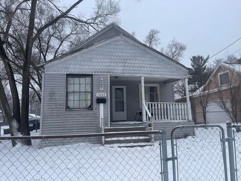 Photo of 1045 E Forest Avenue, Muskegon, MI 49442 (MLS # 25060145)