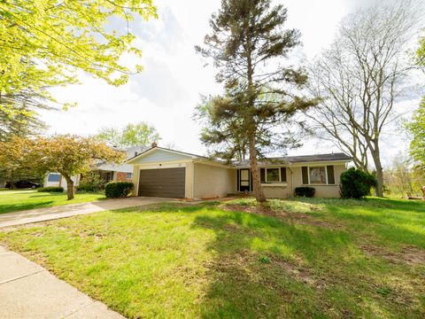 Photo of 2317 Georgetown Boulevard, Ann Arbor, MI 48105 (MLS # 26019065)