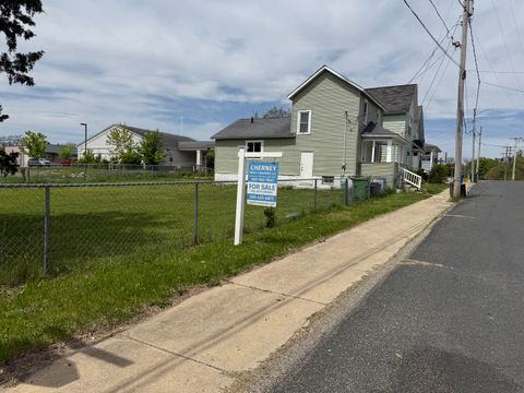 MLS: 25021494