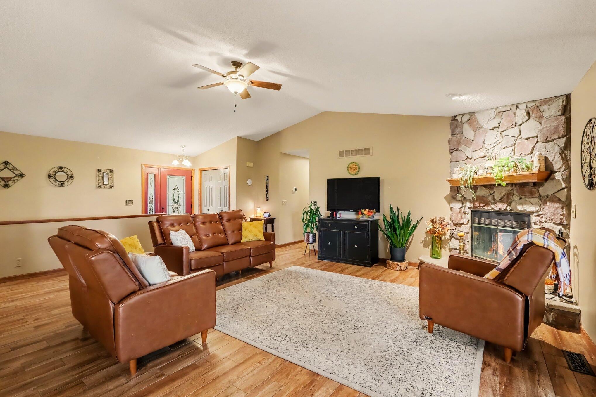 941 Niagara Drive