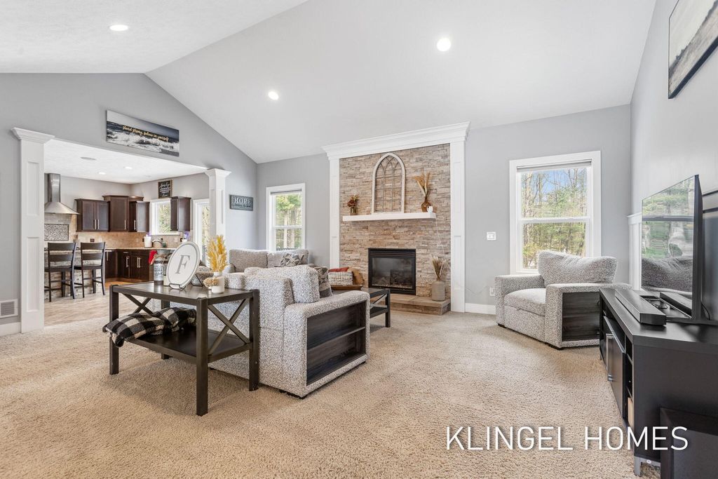 Photo of 16831 Watersedge Drive, Grand Haven, MI 49417 (MLS # 26010934)