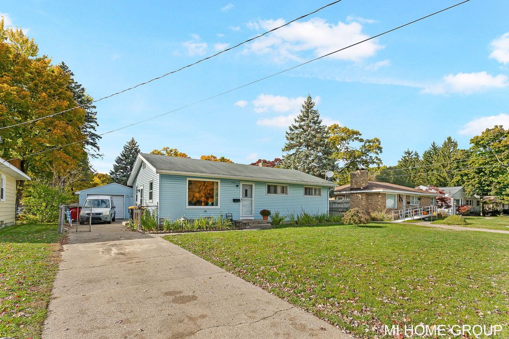 Photo of 3801 SW Taft Avenue SW, Wyoming, MI 49519 (MLS # 25056441)