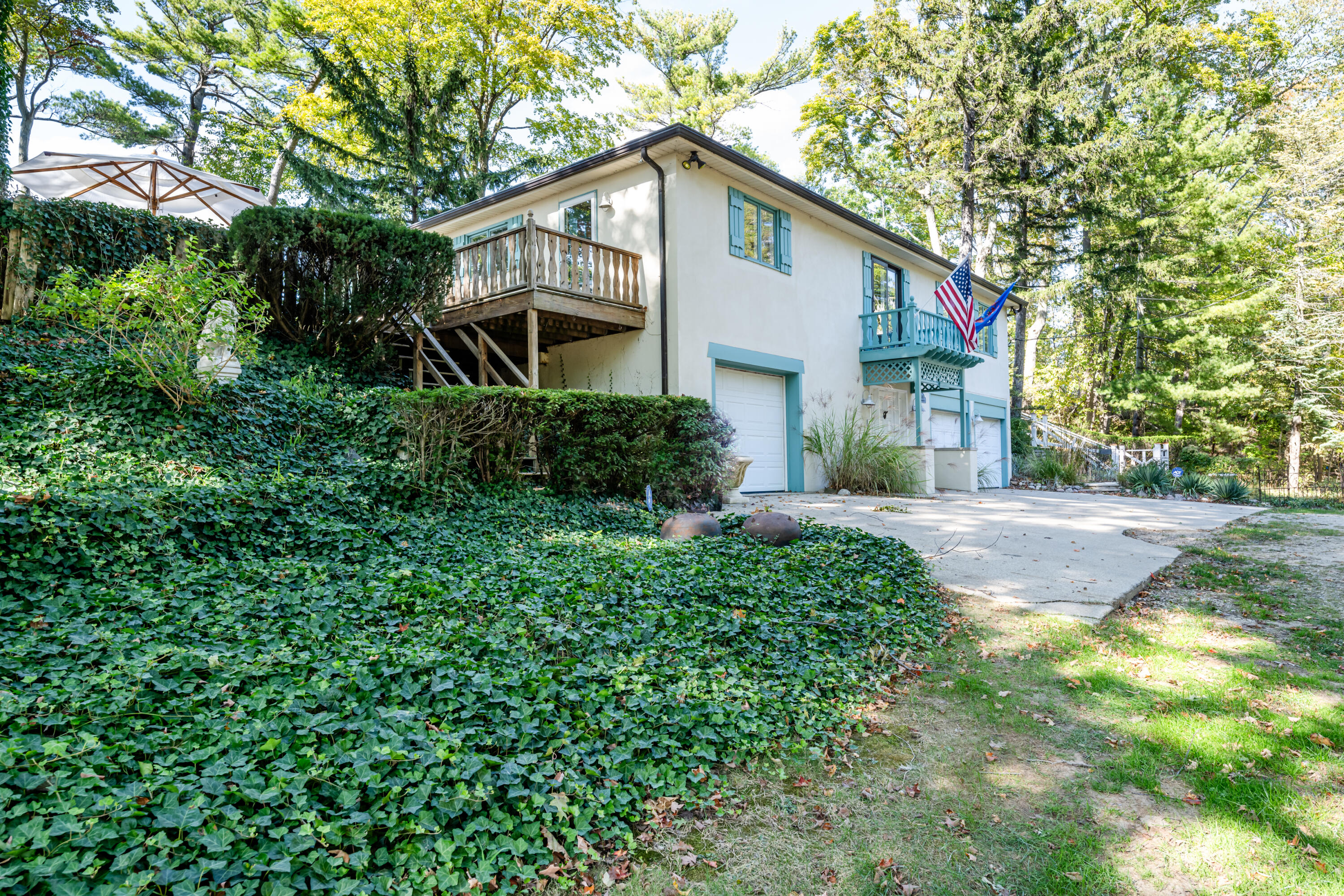 5876 Dunham Lane