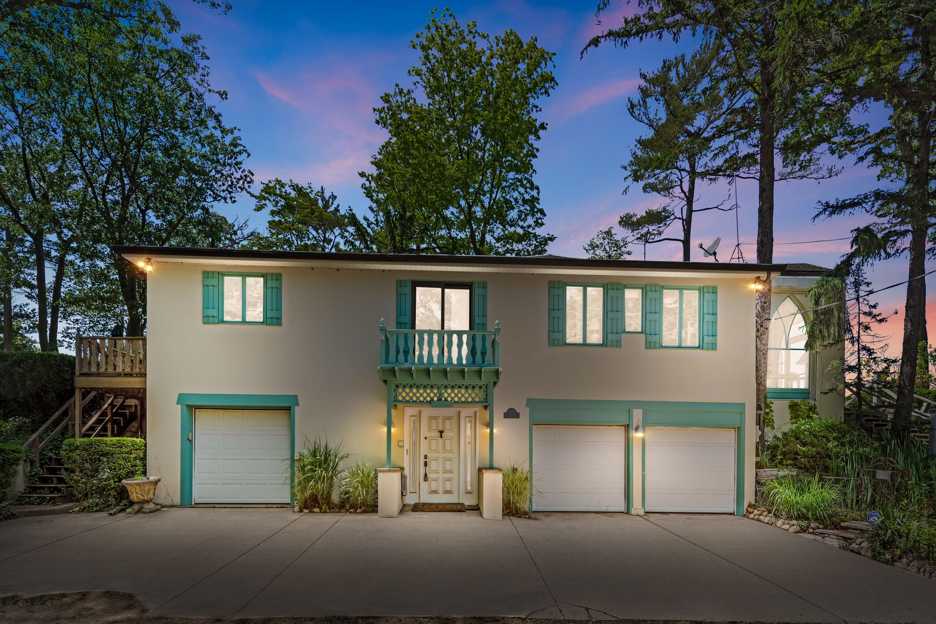 5876 Dunham Lane
