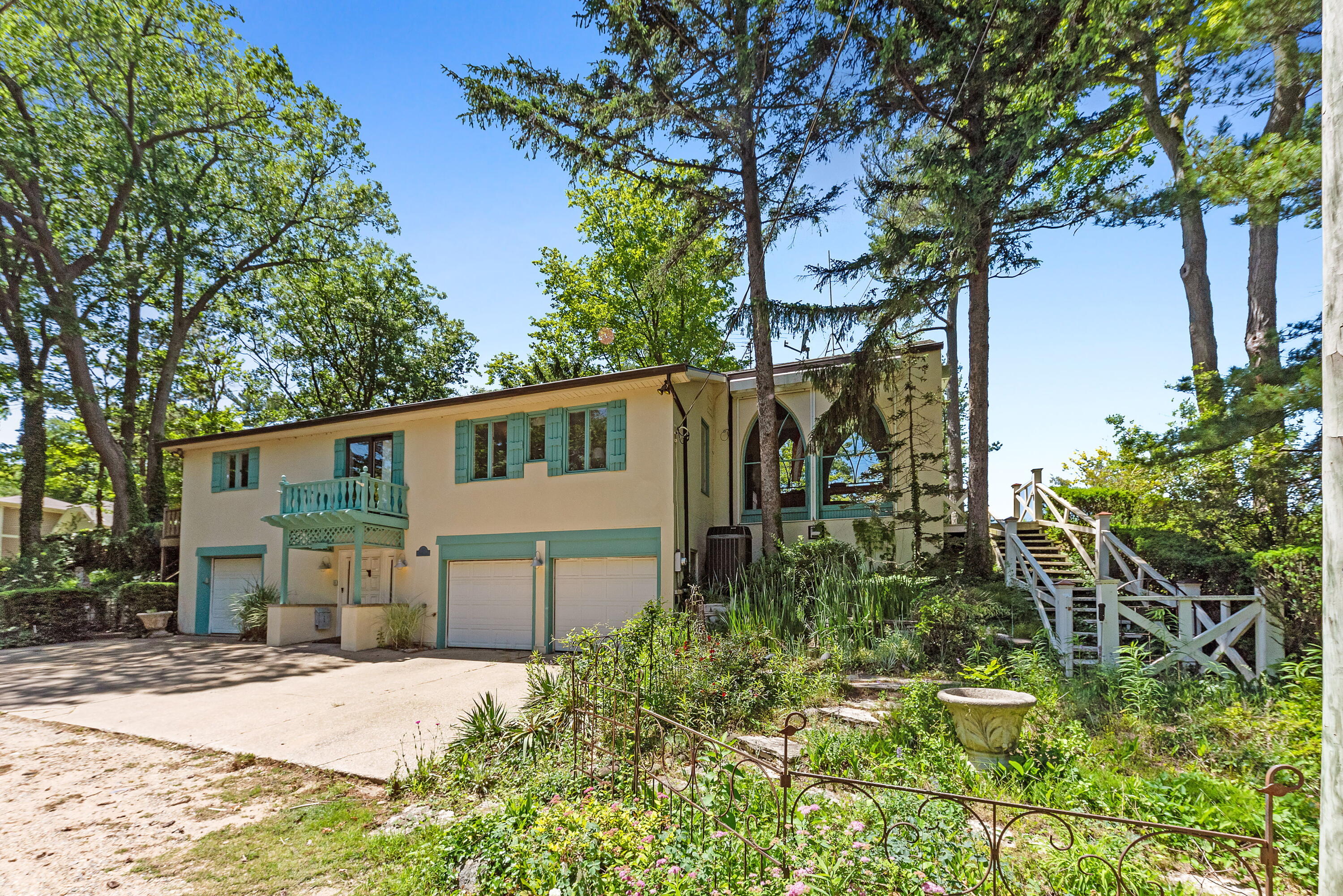 5876 Dunham Lane