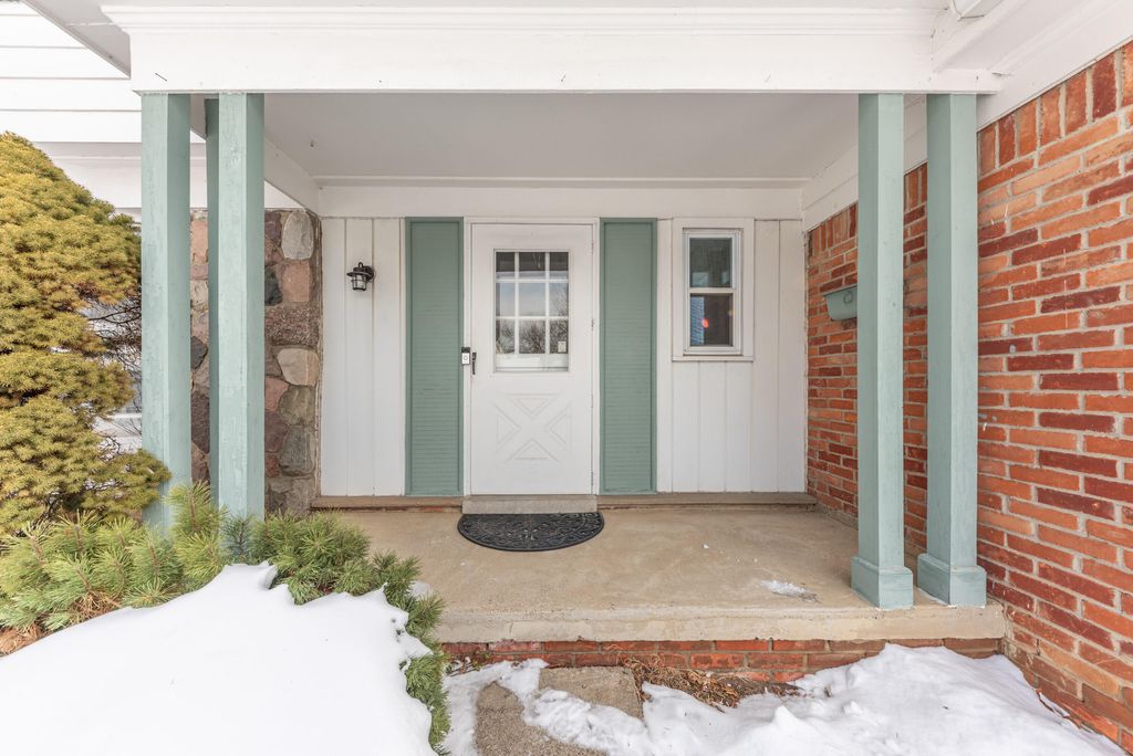 Photo of 2867 Page Avenue, Ann Arbor, MI 48104 (MLS # 26005019)