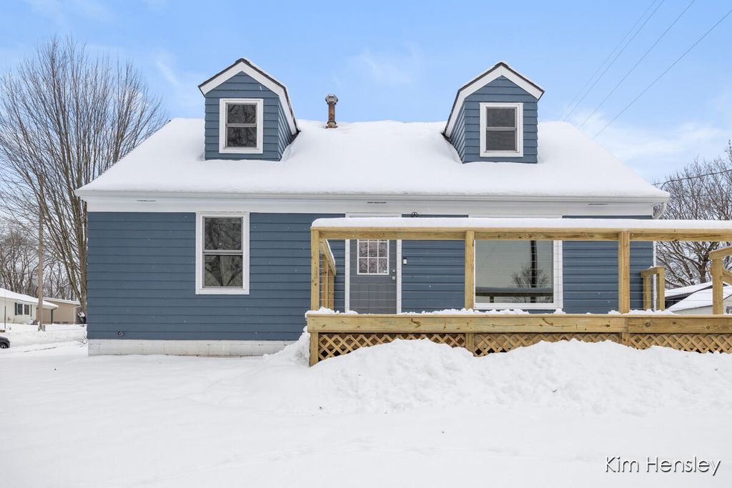 Photo of 273 Summit Avenue NE, Rockford, MI 49341 (MLS # 25057662)