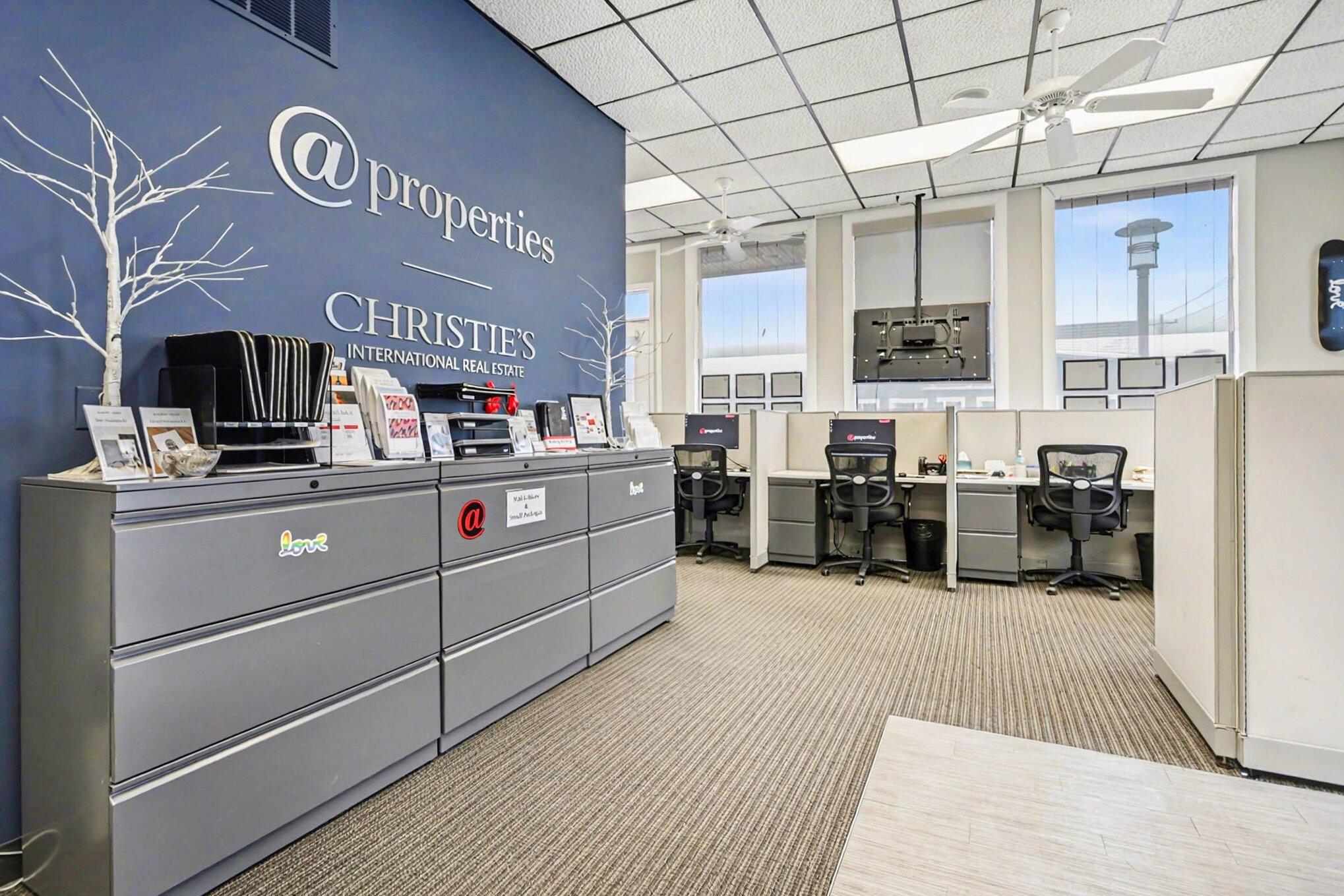 2 N Whittaker Street