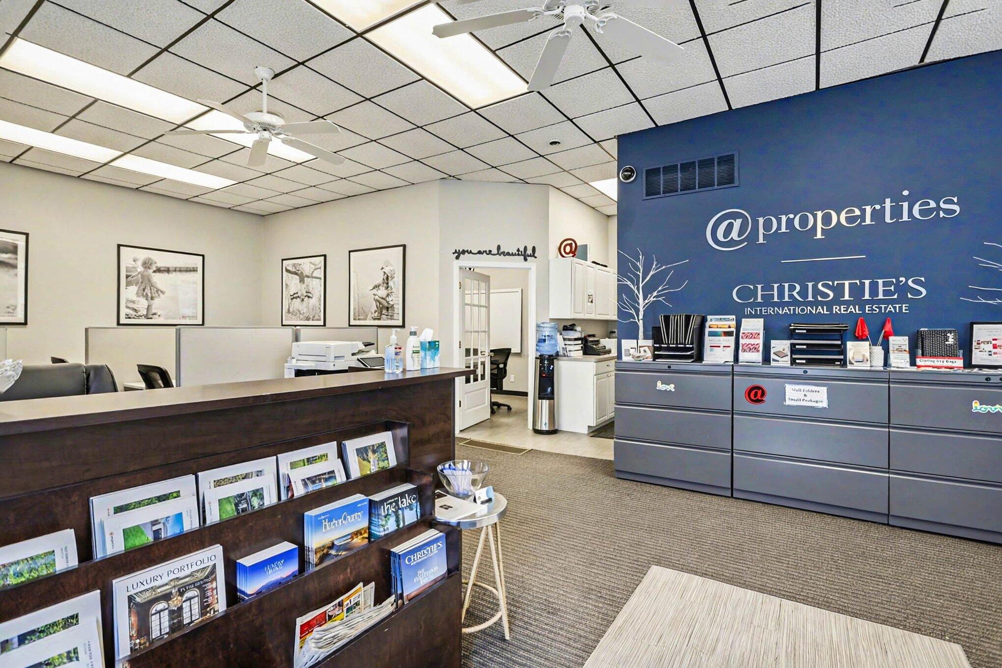 2 N Whittaker Street