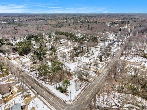 Photo of 17320 Ferris Street, Grand Haven, MI 49417 (MLS # 25055132)