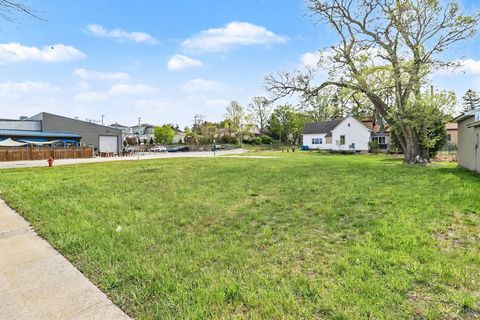 Photo of 603 S James Street, Ludington, MI 49431 (MLS # 26023937)