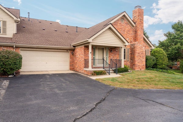 10 OXFORD CT, DEARBORN, MI 48124 - Image cb05252d2c031a93af38e79f6212a76d/1494700902