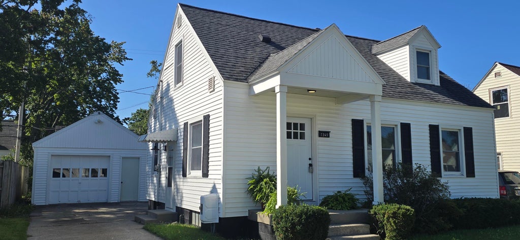 Photo of 1349 W Summit Avenue, Muskegon, MI 49441 (MLS # 26046742)