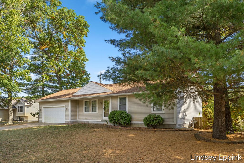 Photo of 428 Escanaba Lane, Muskegon, MI 49442 (MLS # 25058007)