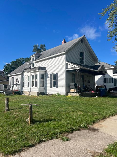 Photo of 724 E Filer Street, Ludington, MI 49431 (MLS # 25043252)