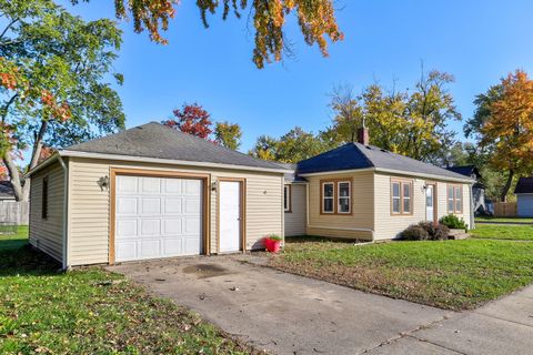 Photo of 133 W Garfield Avenue, Zeeland, MI 49464 (MLS # 25055922)