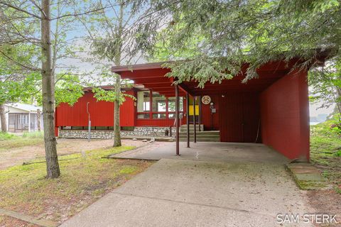 7611 Margaret Avenue West Olive MI 49460