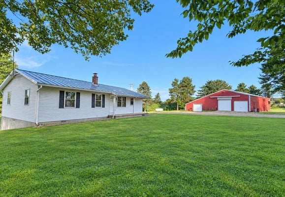 1615 PETTIS AVE NE, ADA, MI 49301 - Image cbaae9273a320c19703f8a791bf6eedd/4127340327