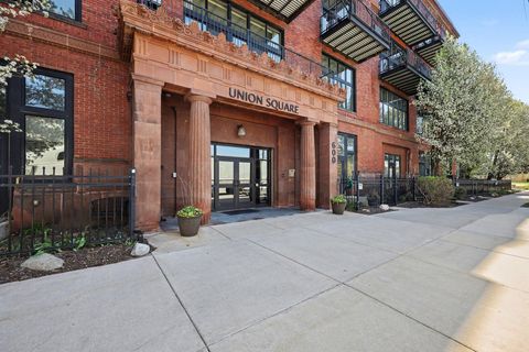 Photo of 600 Broadway Avenue NW #620A, Grand Rapids, MI 49504 (MLS # 26019096)
