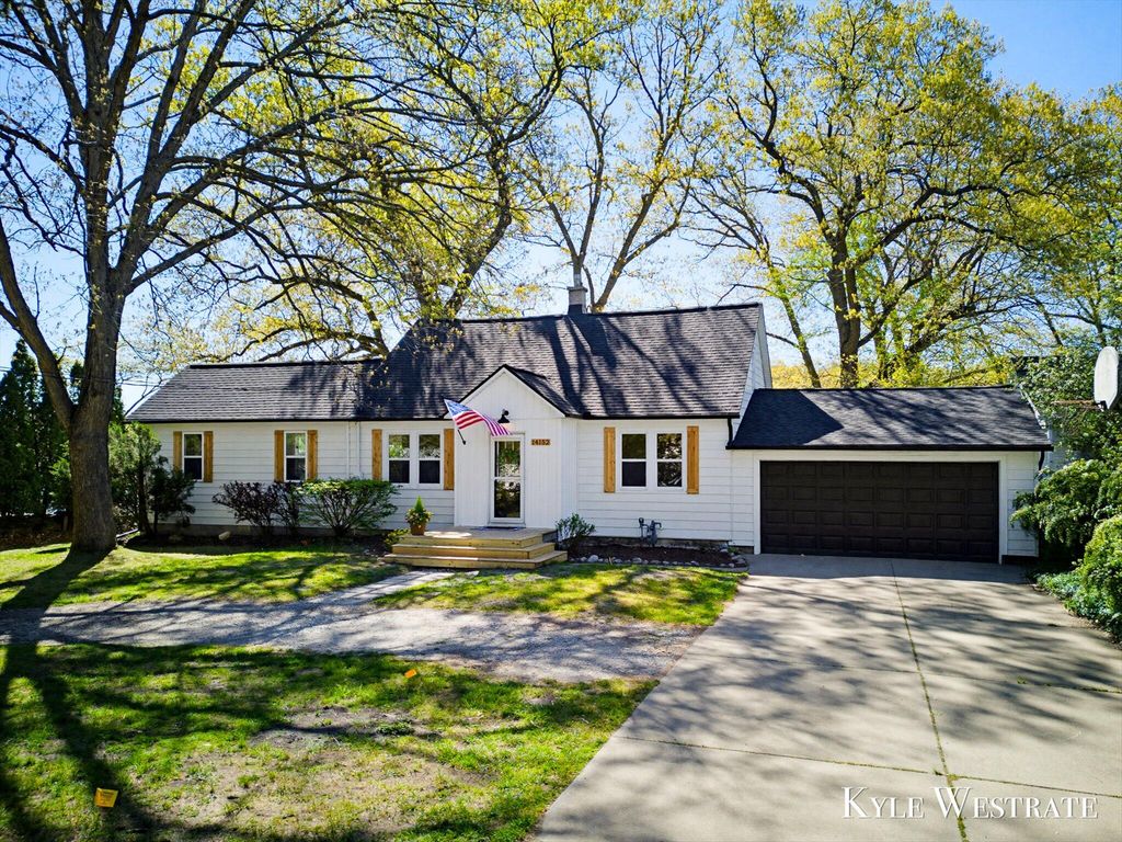 Photo of 14152 Green Street, Grand Haven, MI 49417 (MLS # 26022444)