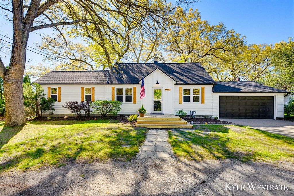 Photo of 14152 Green Street, Grand Haven, MI 49417 (MLS # 26022444)