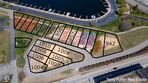 Photo of 961 Boardwalk Cove Drive, Muskegon, MI 49441 (MLS # 26002351)