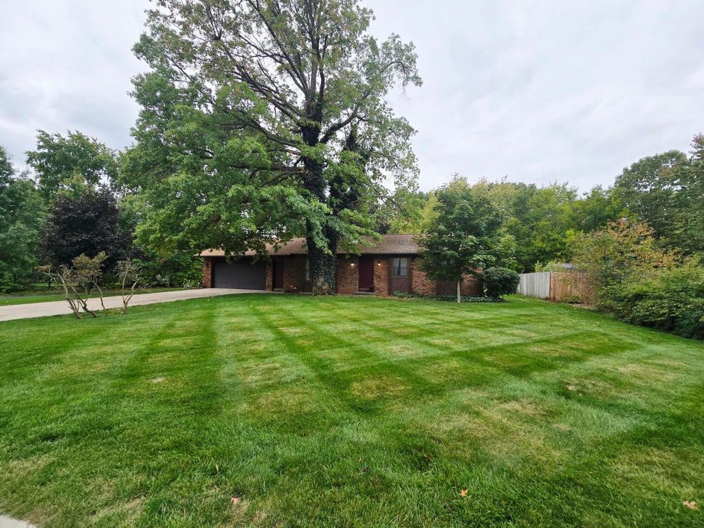 Photo of 450 N Division Avenue, Holland, MI 49424 (MLS # 25052495)