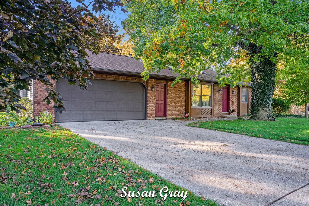 Photo of 450 N Division Avenue, Holland, MI 49424 (MLS # 25052495)