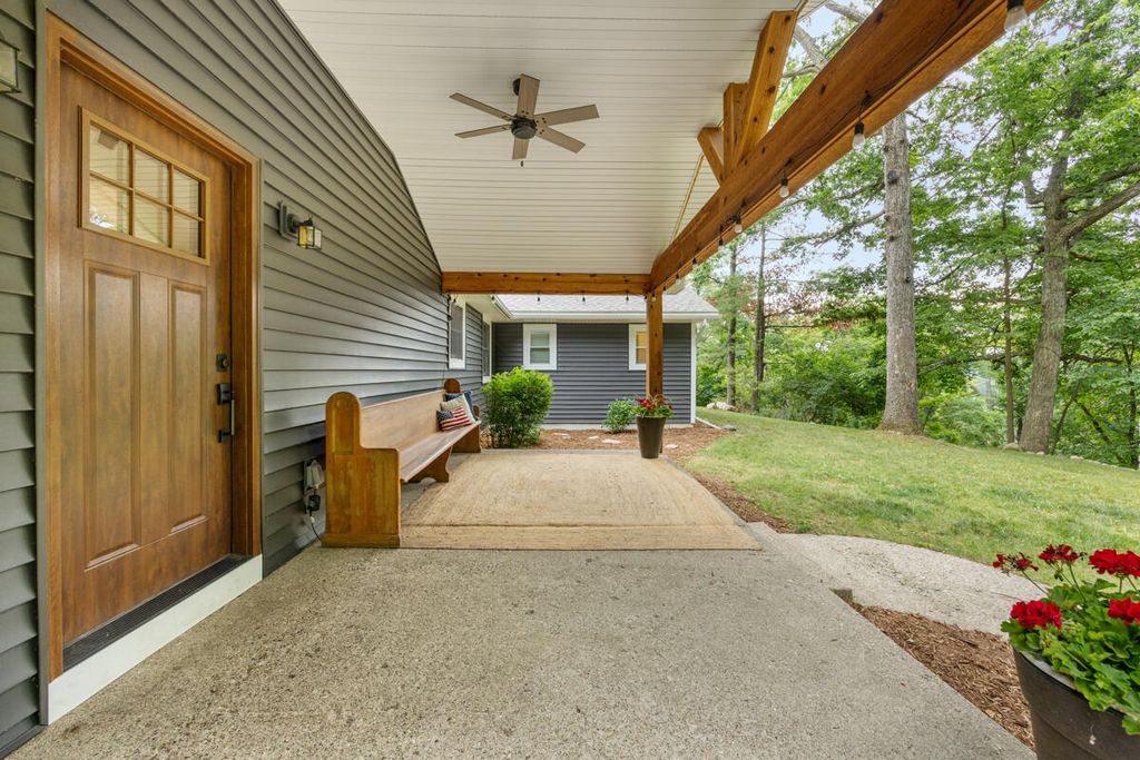 Photo of 1059 Cumberland Avenue SE, Lowell, MI 49331 (MLS # 26014735)