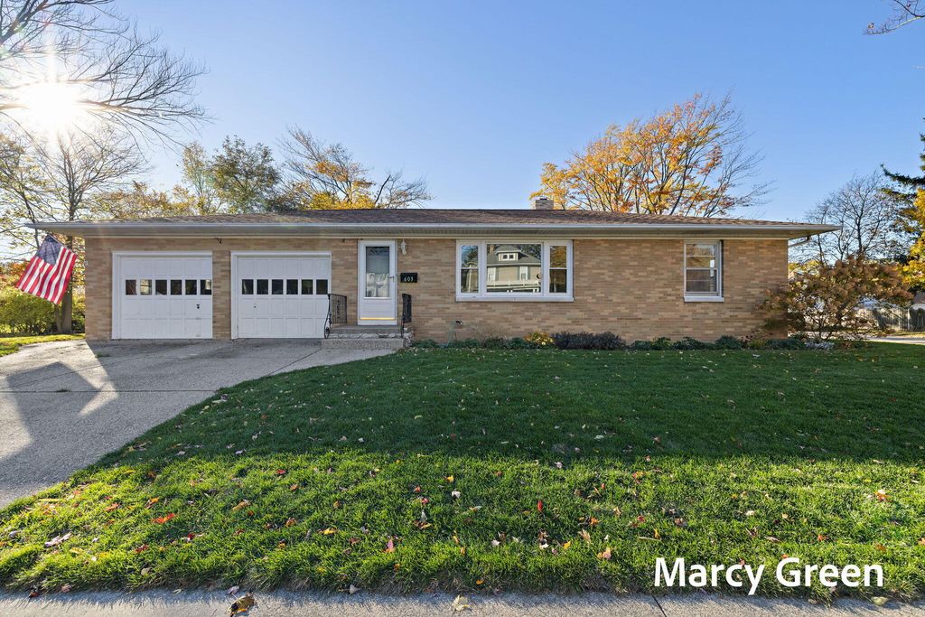 Photo of 603 S Ferry Street, Grand Haven, MI 49417 (MLS # 25056611)