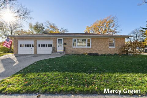Photo of 603 S Ferry Street, Grand Haven, MI 49417 (MLS # 25056611)