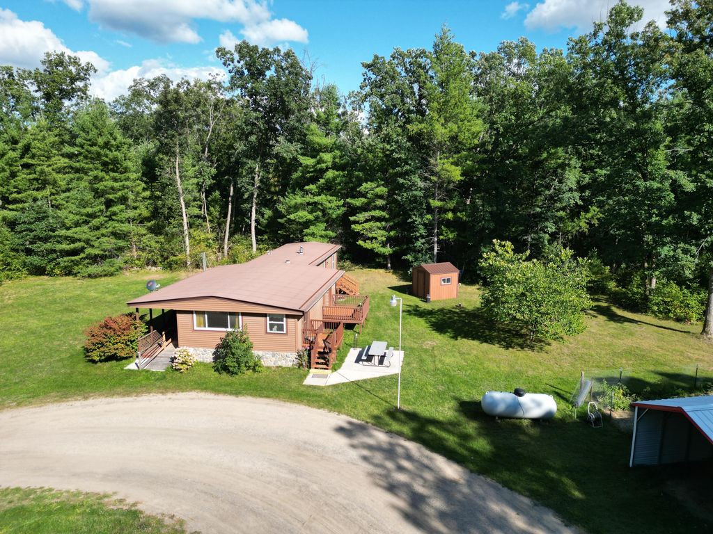 Photo of 21161 W Gates Road, Howard City, MI 49329 (MLS # 25056252)