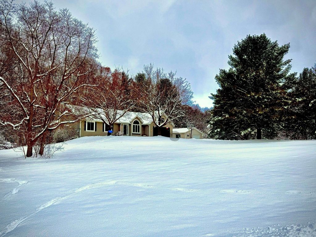 Photo of 8111 Tanager Lane NE, Rockford, MI 49341 (MLS # 25057552)