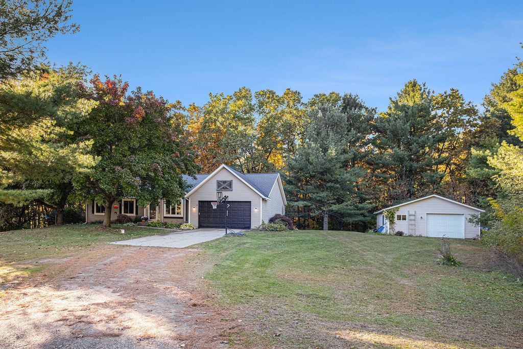 Photo of 8111 Tanager Lane NE, Rockford, MI 49341 (MLS # 25057552)