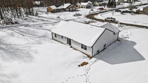 Tiny photo for 7642 Cinnamon Woods Trail, Kalamazoo, MI 49004 (MLS # 25058922)