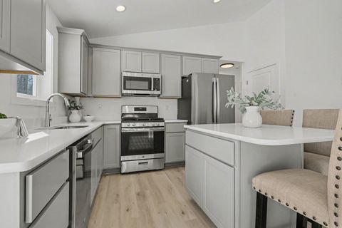 Tiny photo for 7642 Cinnamon Woods Trail, Kalamazoo, MI 49004 (MLS # 25058922)