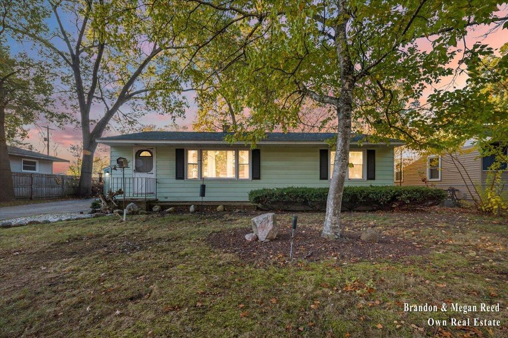 Photo of 1751 Bush Avenue, Muskegon, MI 49442 (MLS # 25055742)