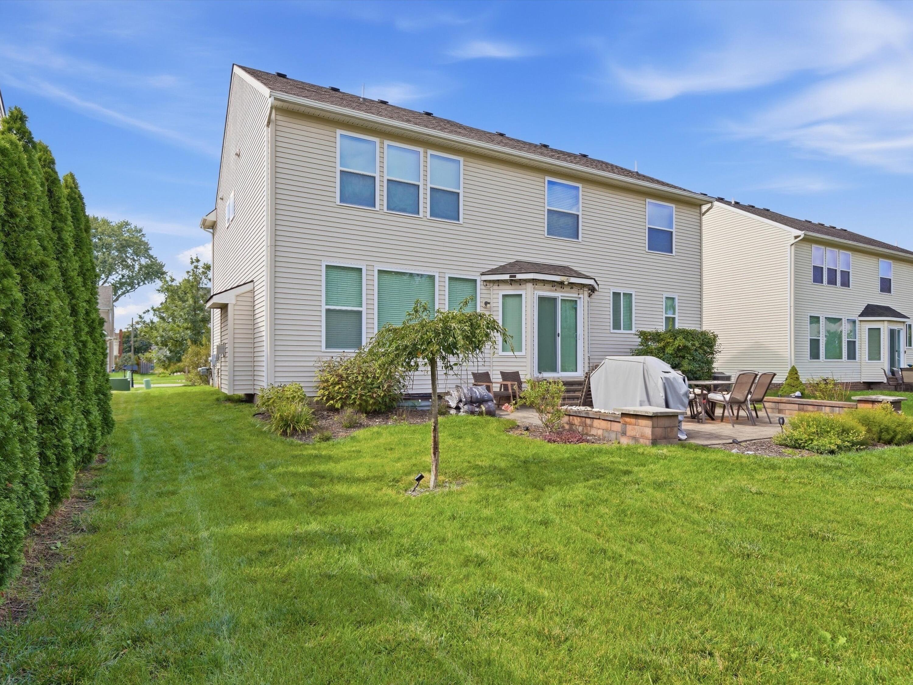21222 Laurelwood Court