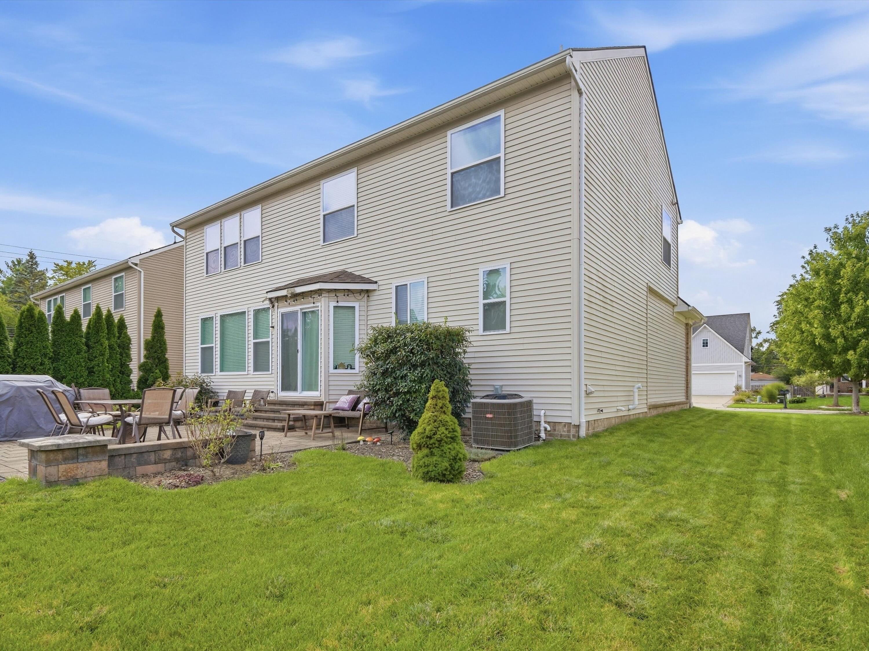 21222 Laurelwood Court