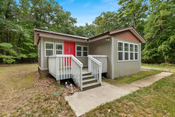 6860 S CROTON HARDY DR, NEWAYGO, MI 49337 - Image cdef045ab80c4ef9973e6cd62854088e/576638696