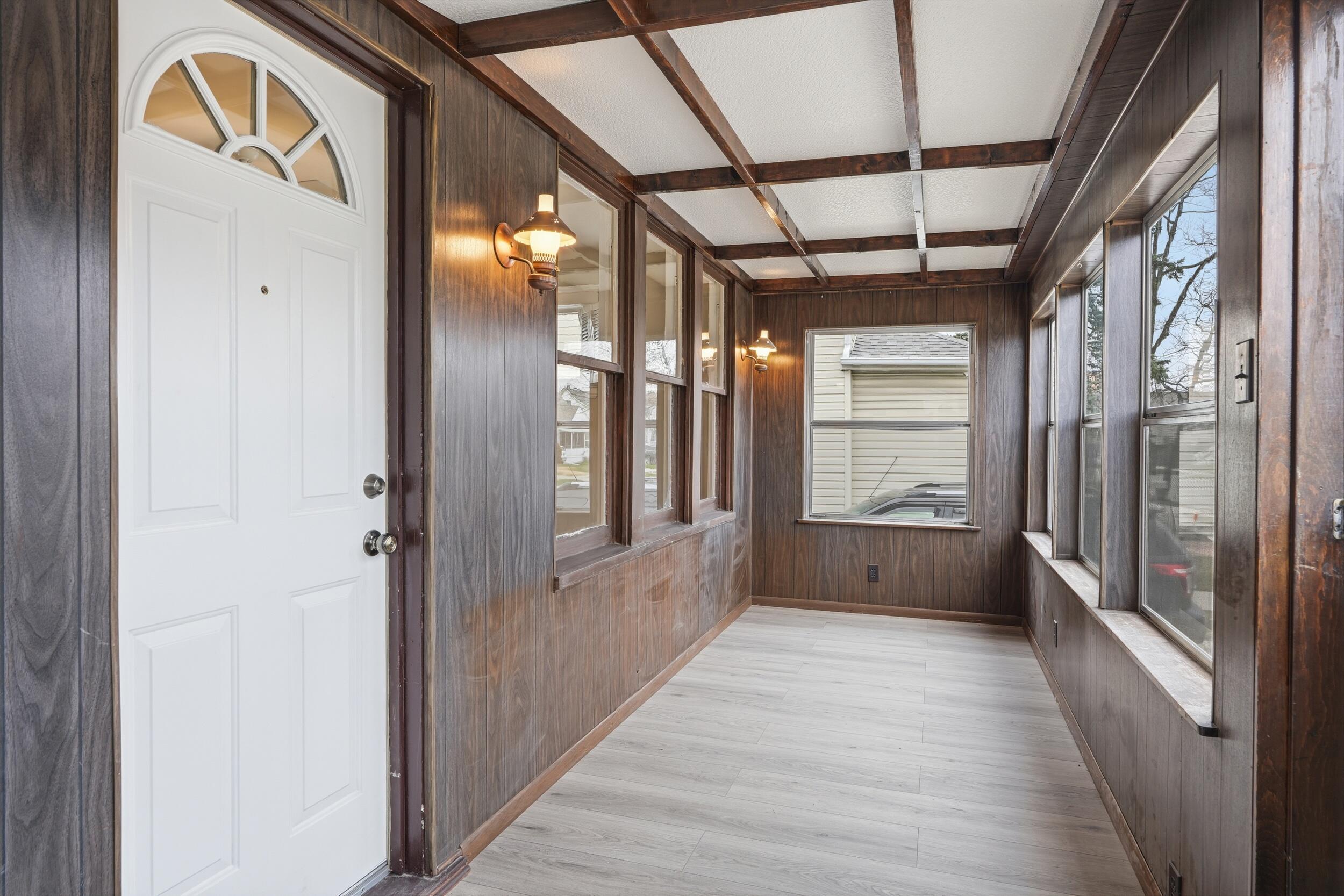 352 E Goulson Avenue