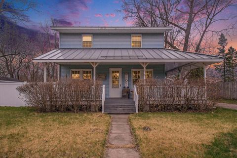 Photo of 2561 Lake Shore Drive, Niles, MI 49120 (MLS # 26013735)