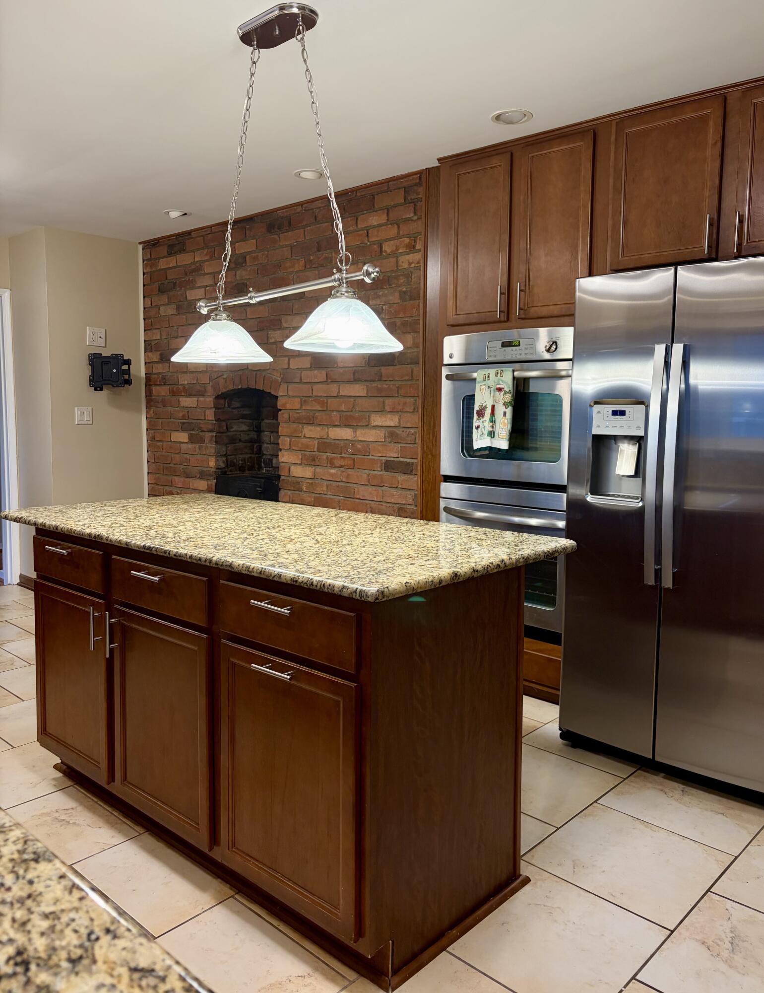 6493 Thorncrest Drive