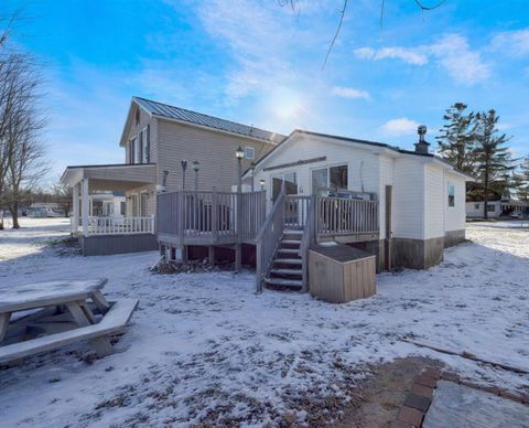 19360 W Chippewa Drive Evart MI 49631