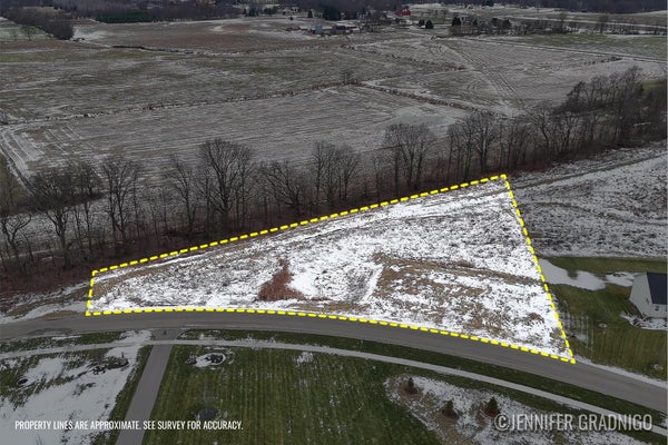 3712 SHORESIDE CT, HUDSONVILLE, MI 49426 - Image ce94d4c8adbd717e4da1ddc9cf91528e/479152000