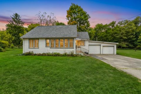 Photo of 315 Pine Street, Decatur, MI 49045 (MLS # 25055367)