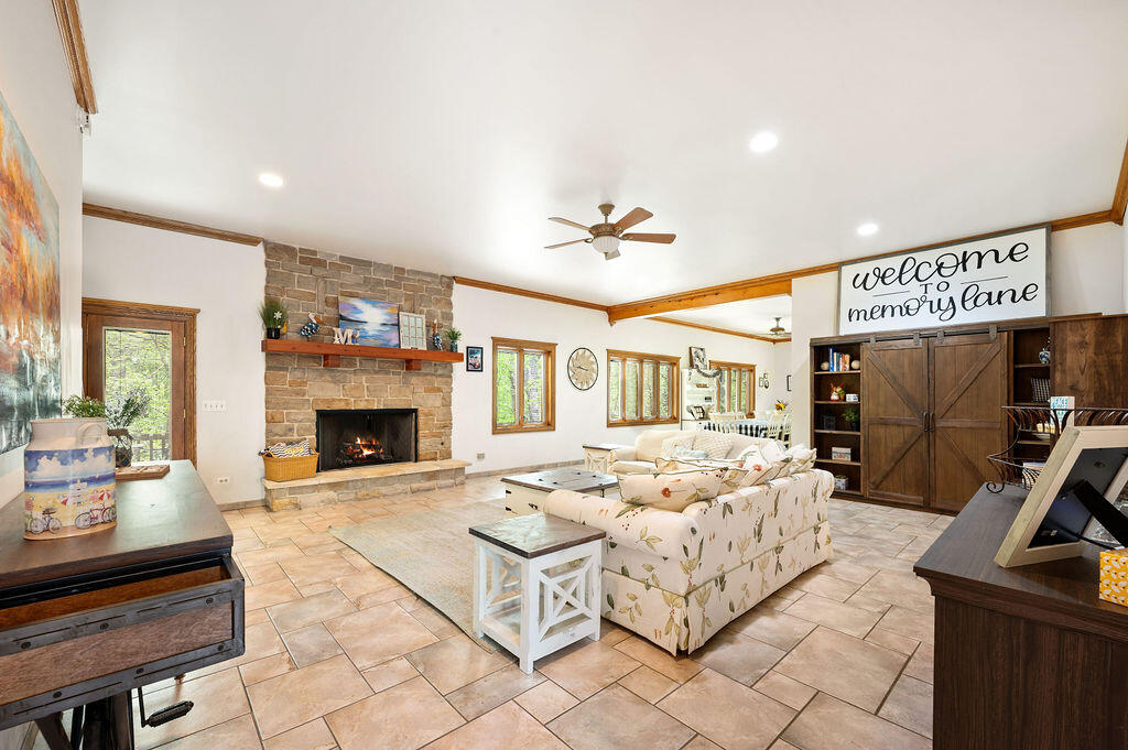 16431 Glassman Road